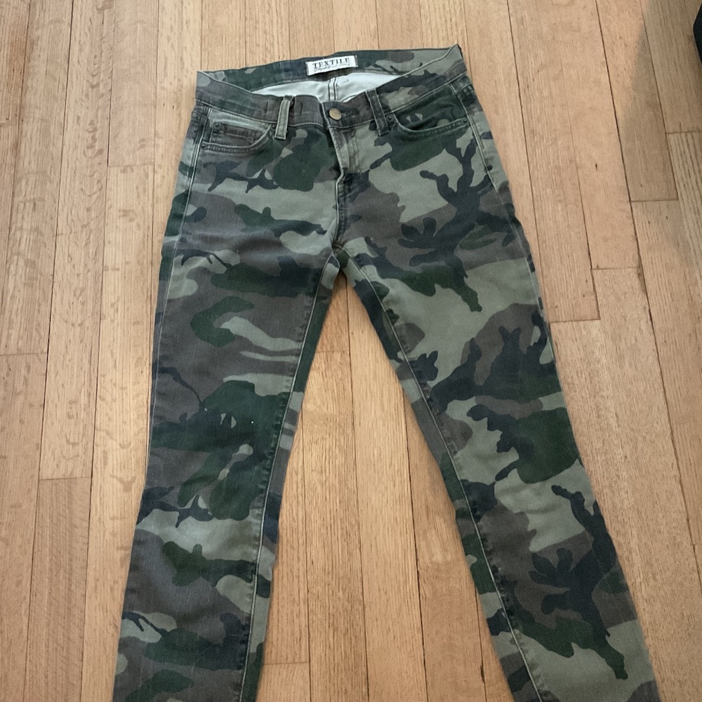 Textile camo skinny jeans